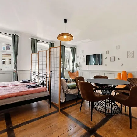Lubunest L Altstadtwohnung Am Bluehenden Barock * 루드빅스부르크